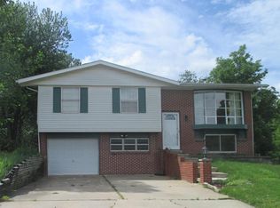1702 Woodridge Trl, Jefferson City, MO 65109