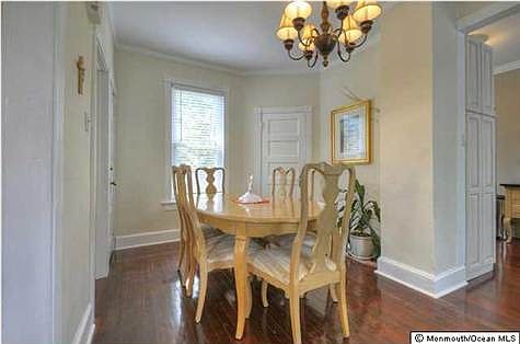 5th image of 703 Bond St