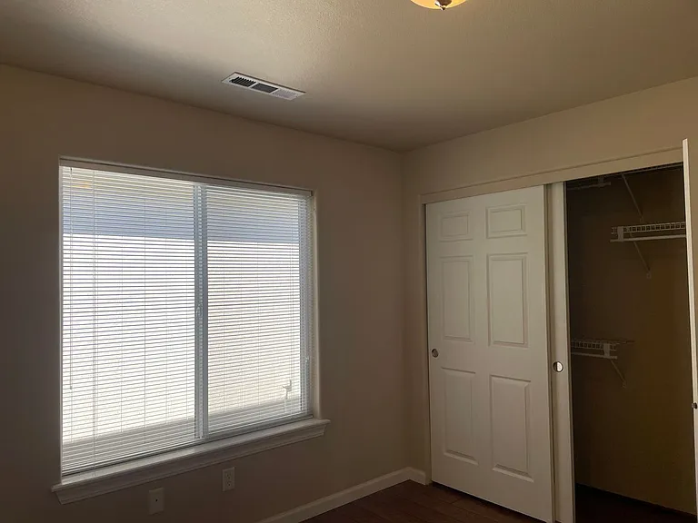 303 S Haskell St — Photo 12