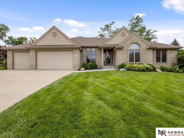 16821 O Cir, Omaha, NE 68135