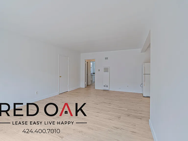 3925 Roxanne Ave #4 — Photo 5