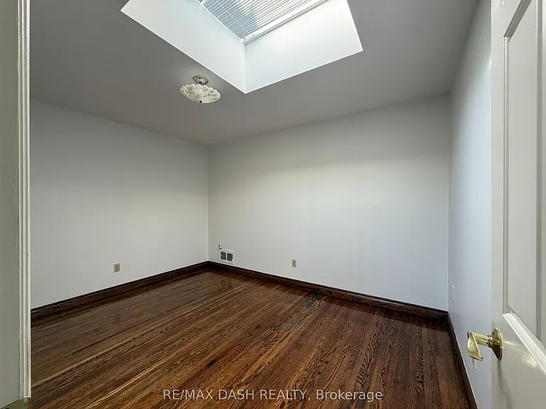2973 Bloor St W #UPPER — Photo 21