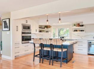 425 Riverview Dr, Auburn, CA 95603