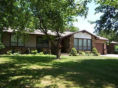 3 bedroom 2 bath on .60 acres