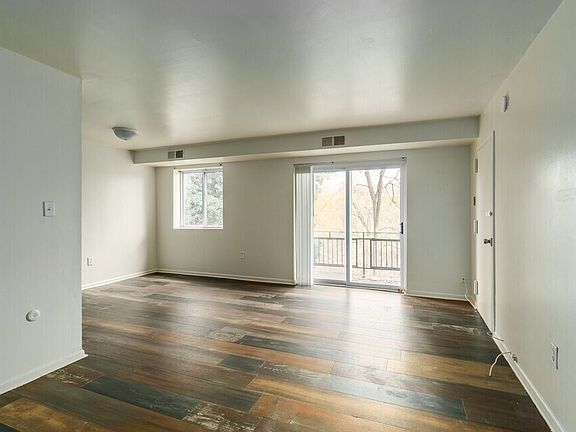 4th image of 385 Harrison Ave #8742d2cce