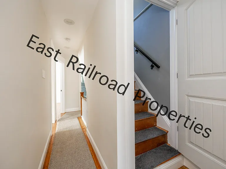 E Railroad Ave — Photo 15