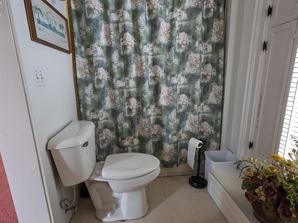 19th image of 39 South St