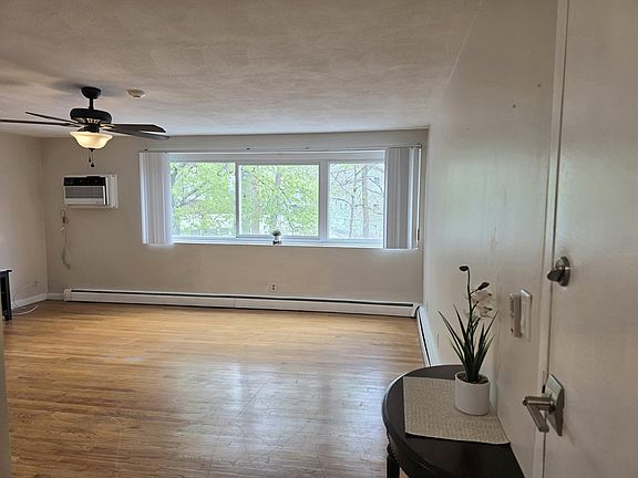 3rd image of 31 Jones Ter APT 22