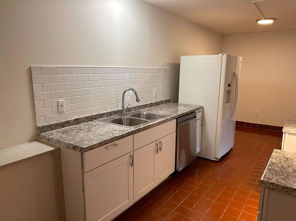 31 Island Road, 31 Island Rd APT 5, West Townshend, VT 05359