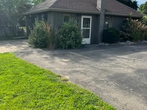 1320 E Hiawatha Dr, Wisconsin Dells, WI 53965