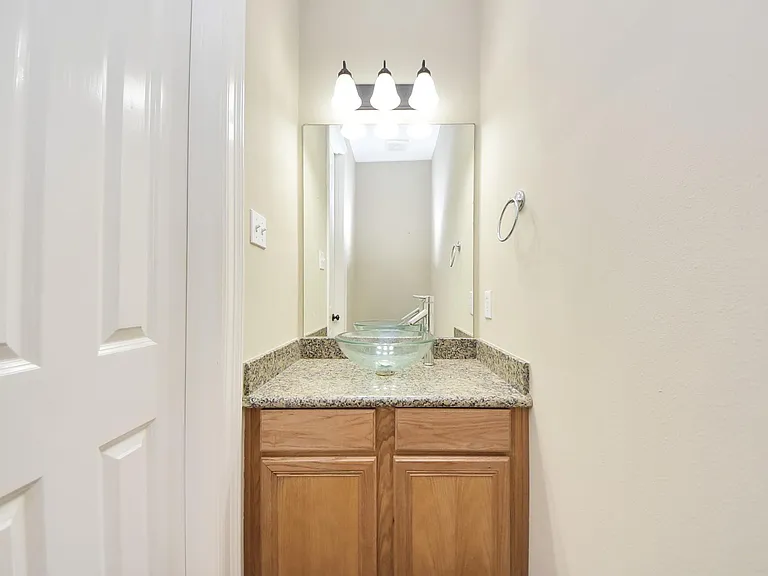 2119 Stuart St — Photo 22