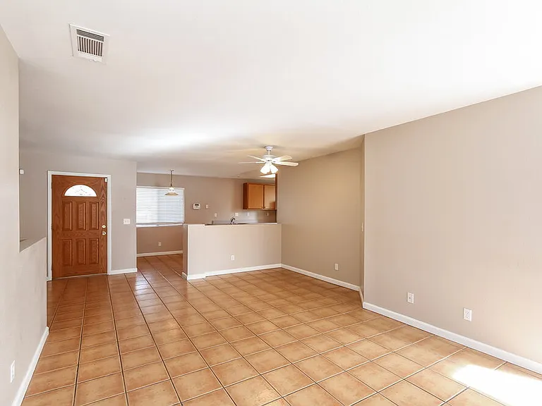 2409 Grand Prize Ave — Photo 5