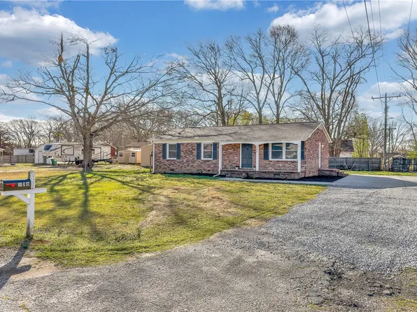 105 G St, Williamston, SC 29697