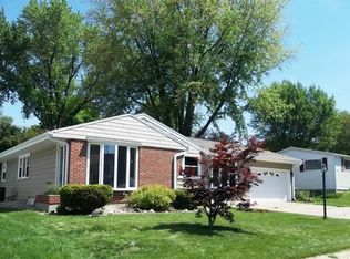 1217 Tee St, Dixon, IL 61021