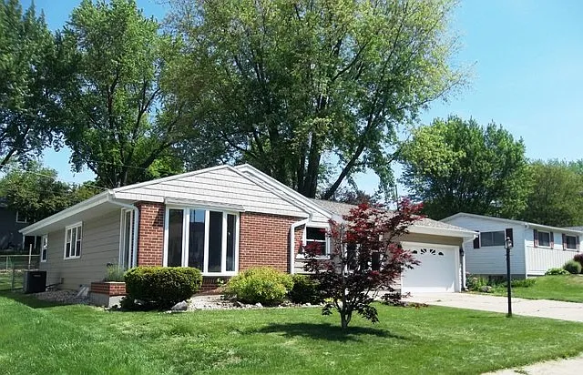 1217 Tee St photo 1