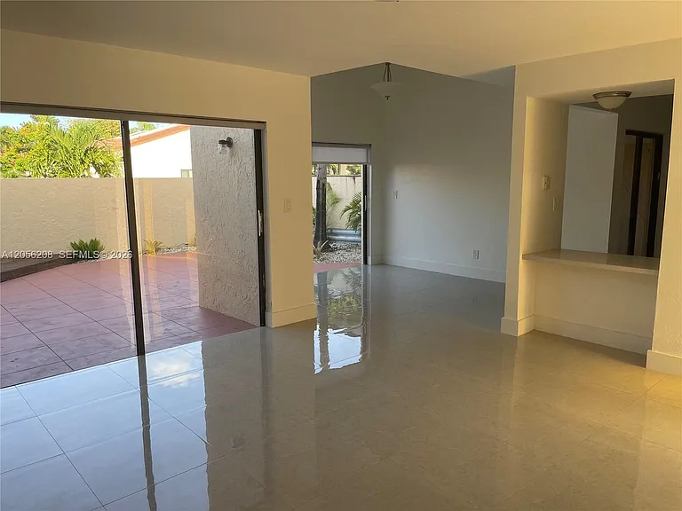 8947 SW 149th Pl — Photo 5