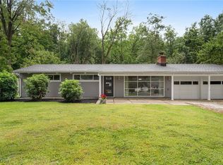 808 Bell Rd, Chagrin Falls, OH 44022