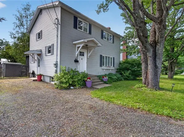 805 Yale Ave, Riverview, NB E1B 2C5