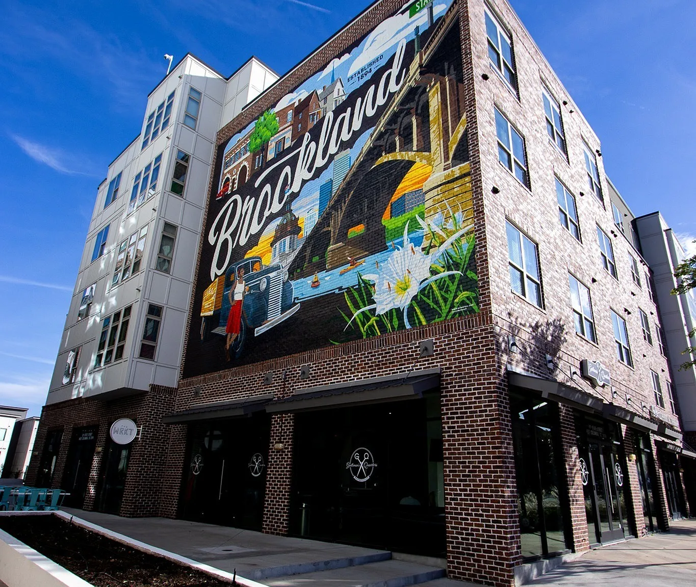 4 West — Photo 2