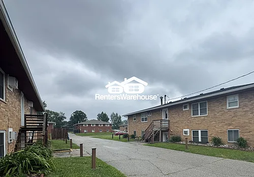 114 NW College Ave Photo 1