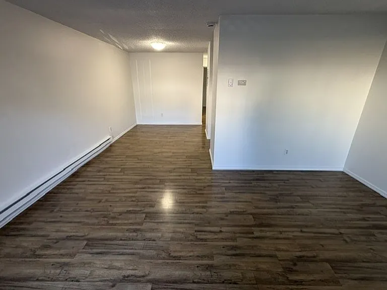 2512 Bayview Apartments — Photo 4