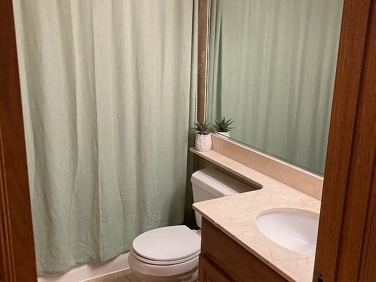 2128 W Leland Ave #2 — Photo 4
