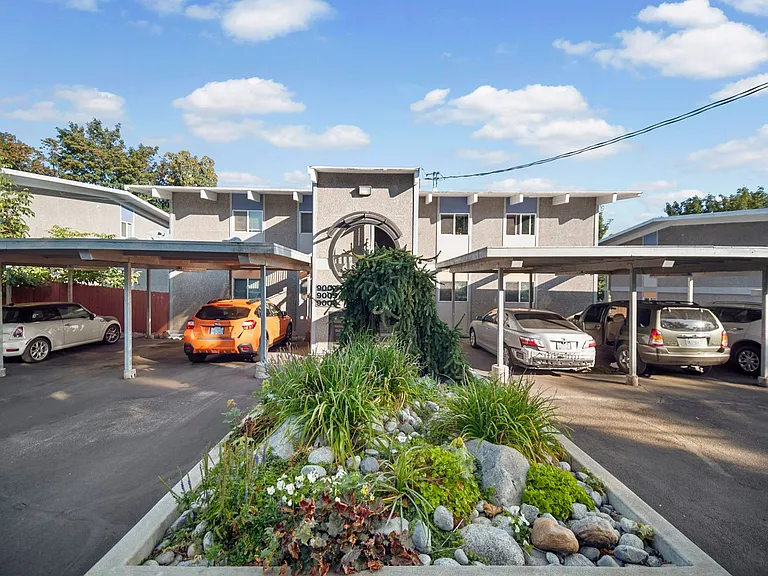 Renovated 2bd/1ba Millwood Apartment | A/C | Covered Parking | Pet Friendly | Avail Upon Request — Photo 12