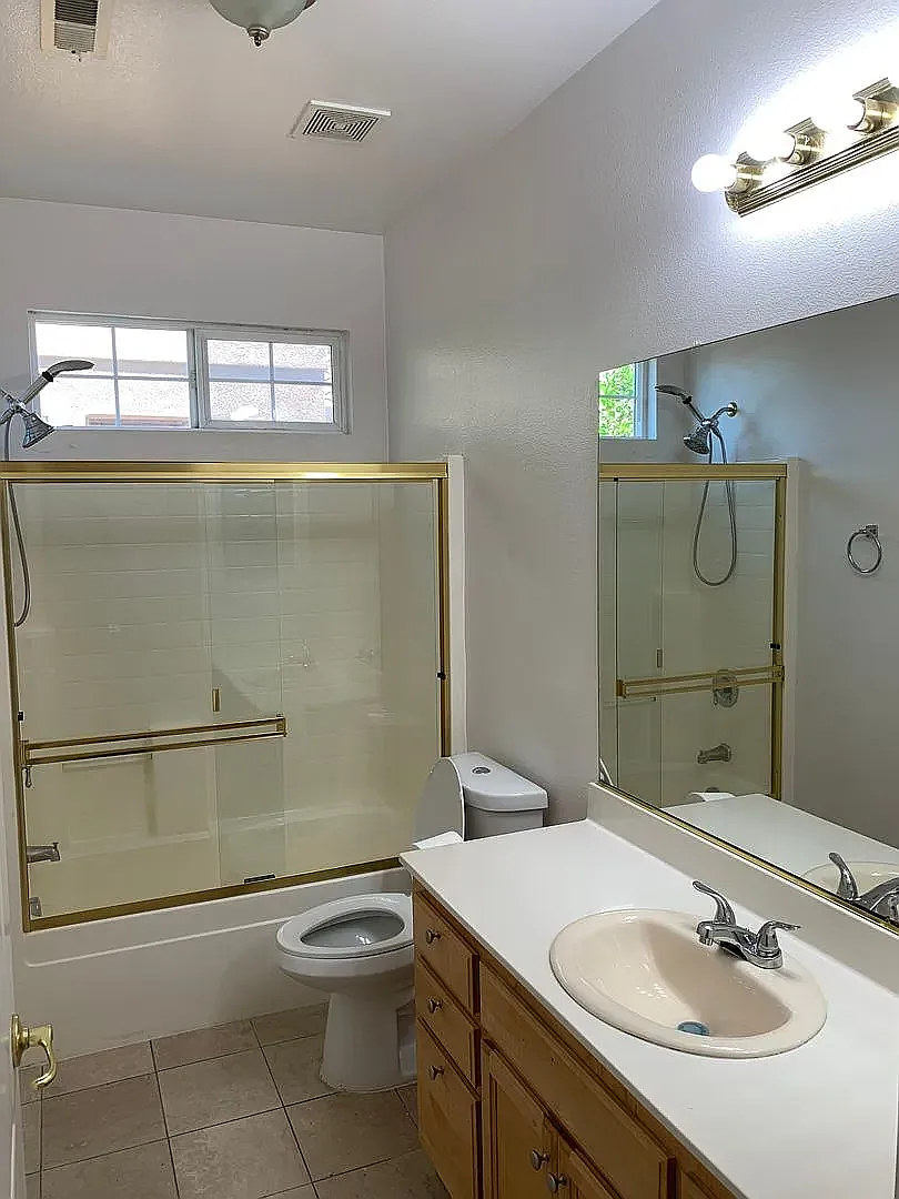 4 bed, 2841 sqft, $3,400 — Photo 3
