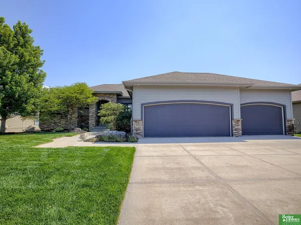 26809 Taylor St, Valley, NE 68064