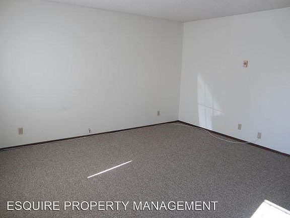 5th image of 2592 N Anchor Ave