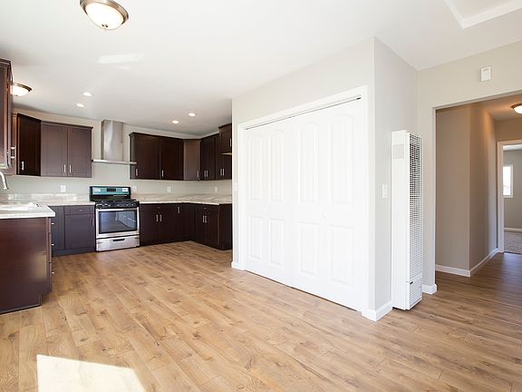 5th image of 4388 Dale Ave