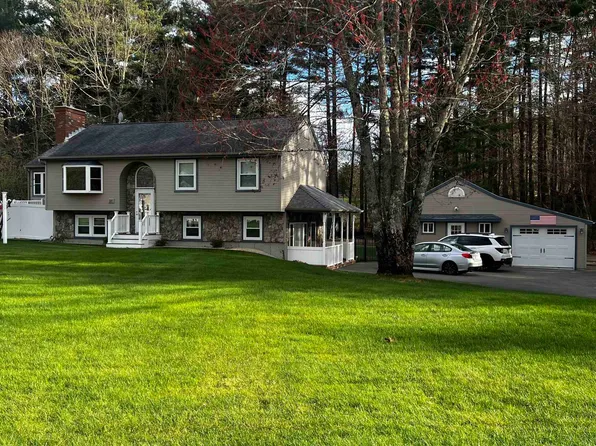 26 Mayflower Drive, Litchfield, NH 03052