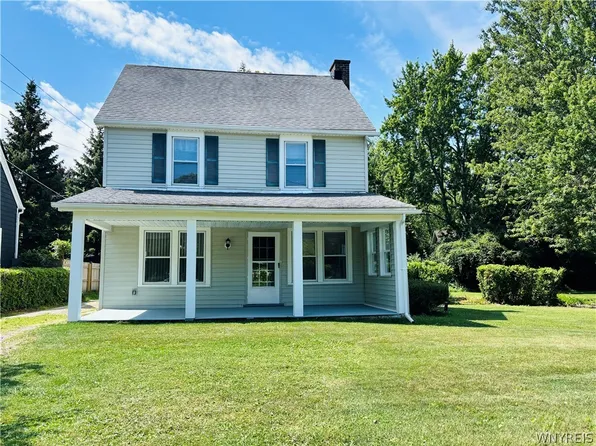 1933 Crescent Ter, Lake View, NY 14085