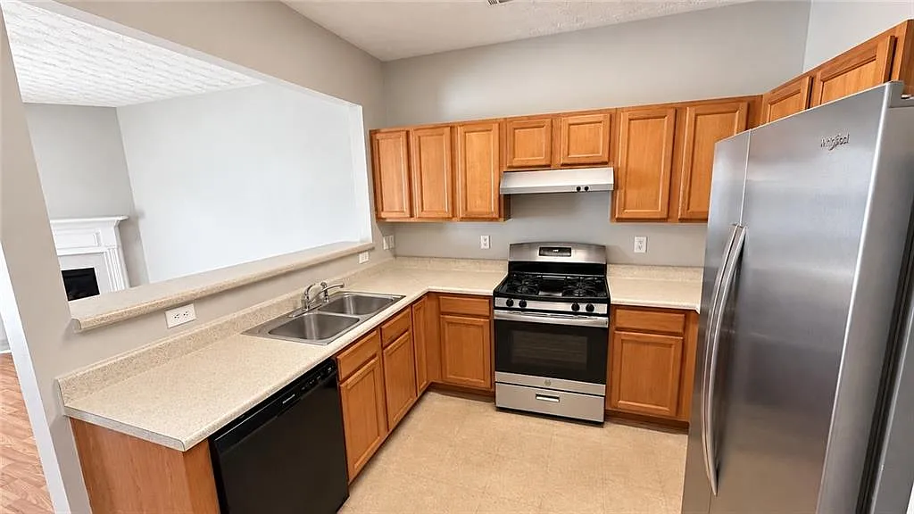 2 bed, 2.5 bath, 1398 sqft, $1,750 — Photo 3