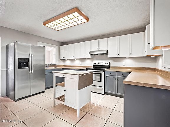 4th image of 3053 Mandell Dr