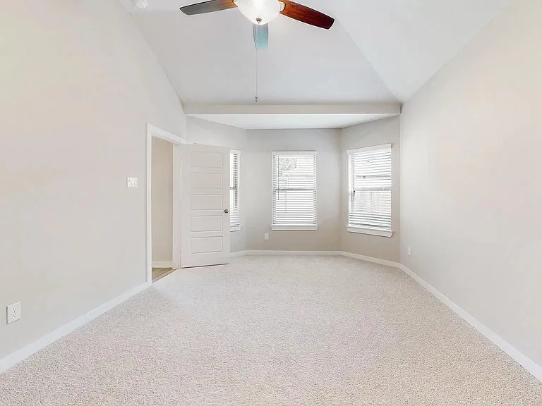 322 Wisteria Manor St — Photo 9