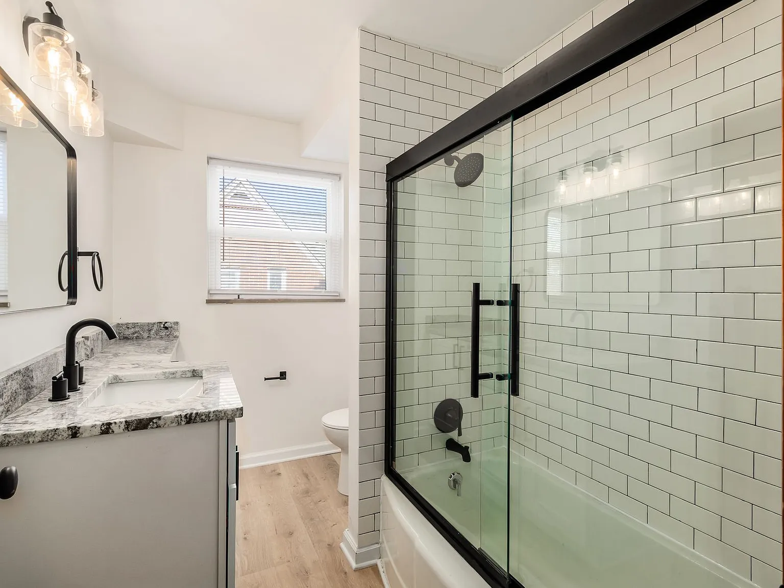 1 bed, 900 sqft, $1,225 — Photo 4