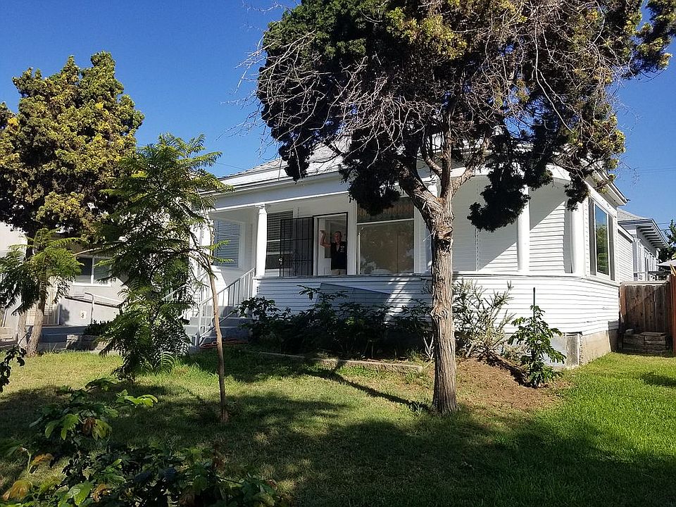 1st image of 2826-2836 E St