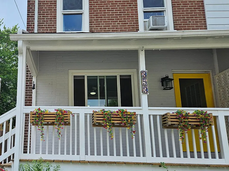 353 Jefferson Ave — Photo 1