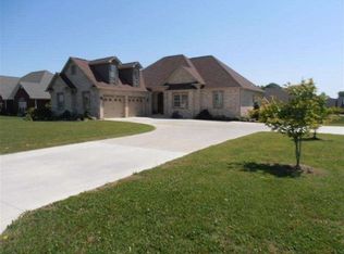 2107 Crowne Ridge Dr, Newbern, TN 38059