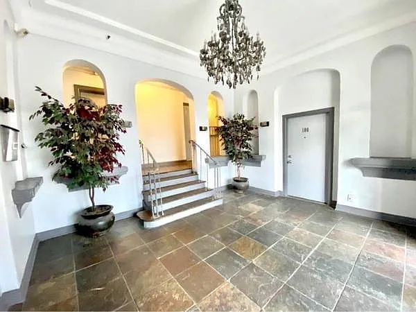 357 S Alvarado St — Photo 12