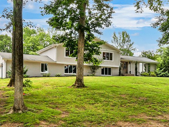 3rd image of 1433 Keesee Rd