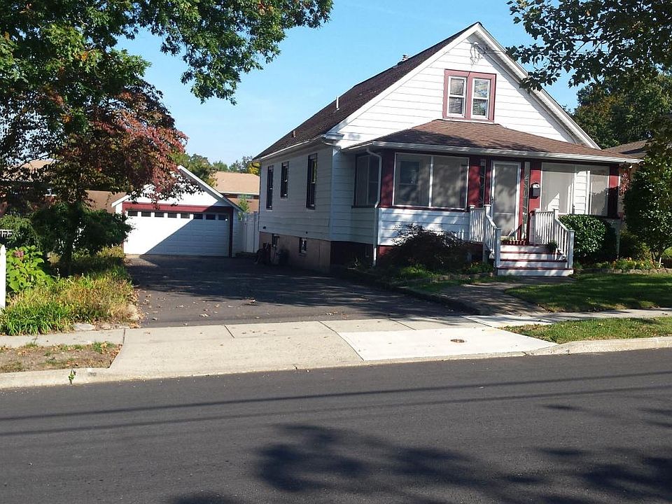 1st image of 202 Dayton Ave