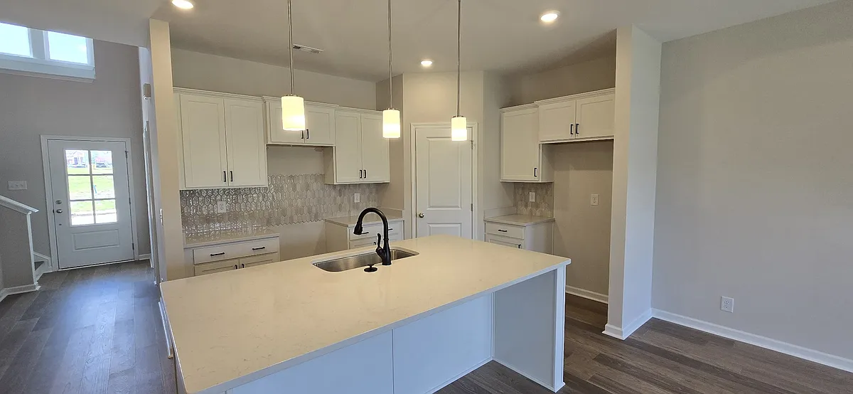 Building Photo - 5113 Pace Park Cir #1