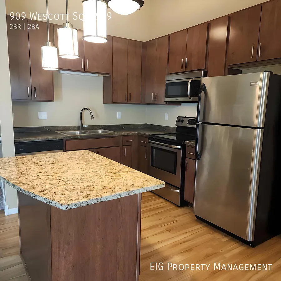 Building Photo - 909 Wescott Sq #909
