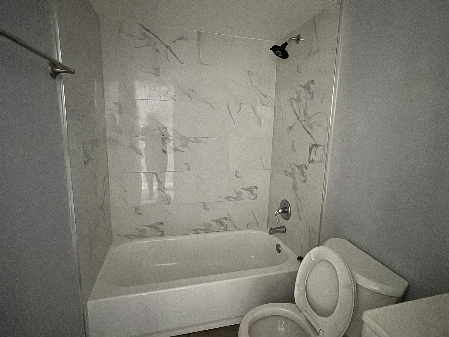 3 bed, 700 sqft, $2,400 — Photo 4