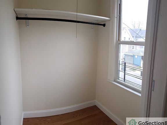 5th image of 71 Degroot Pl Floor 2