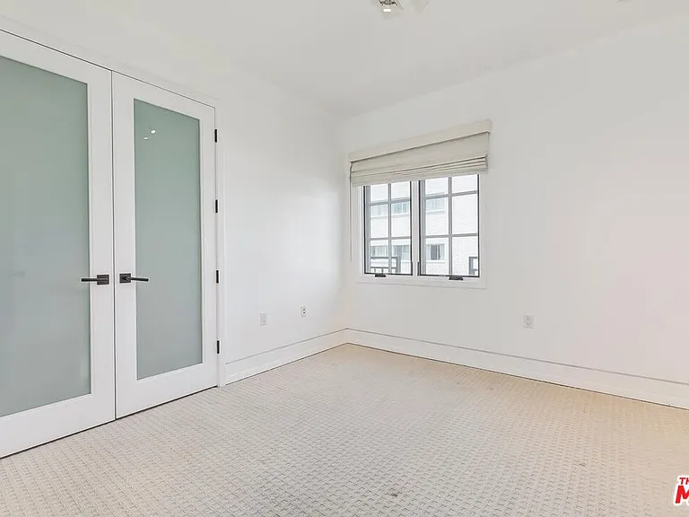 225 S Hamilton Dr #106 — Photo 27