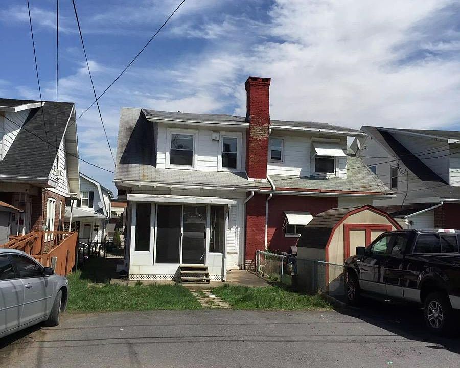 2nd image of 823 Fernwood St