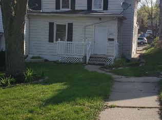 830 16th St, Moline, IL 61265